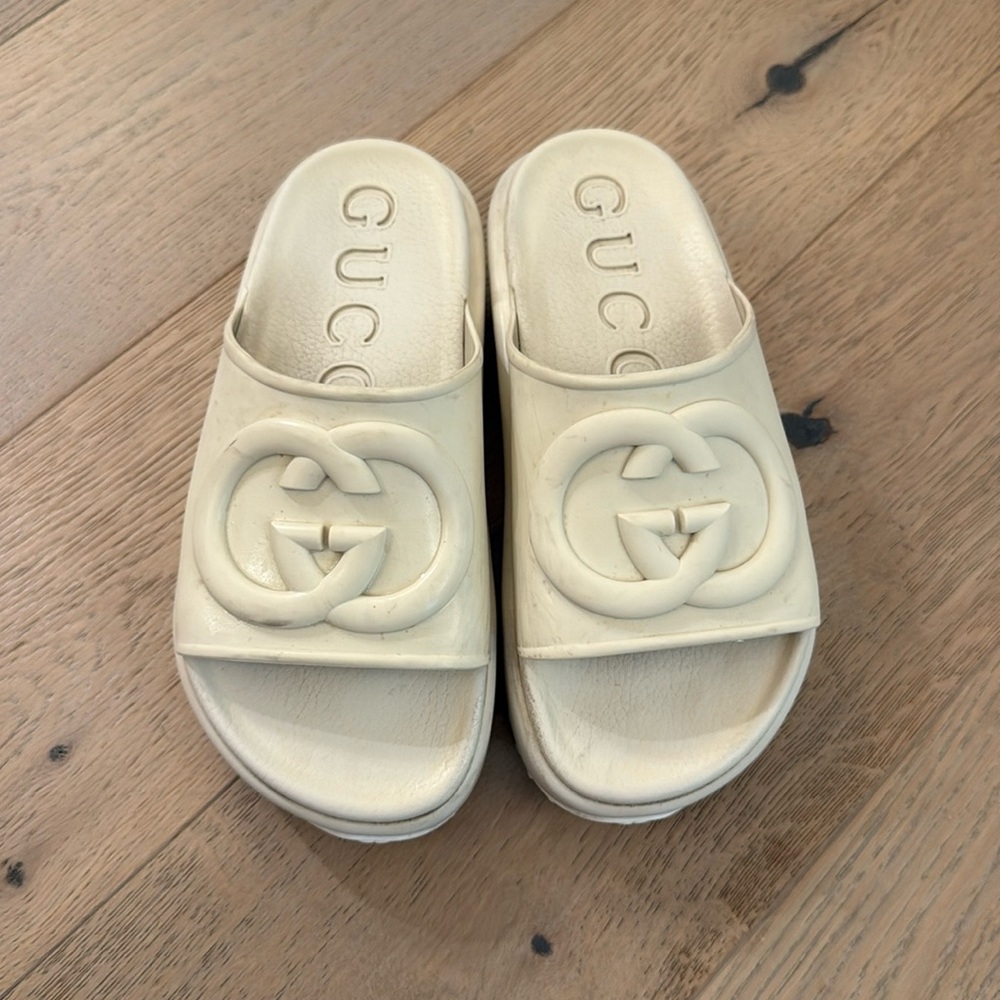 Gucci Soft Rubber Womens Interlocking G Platform Sandals